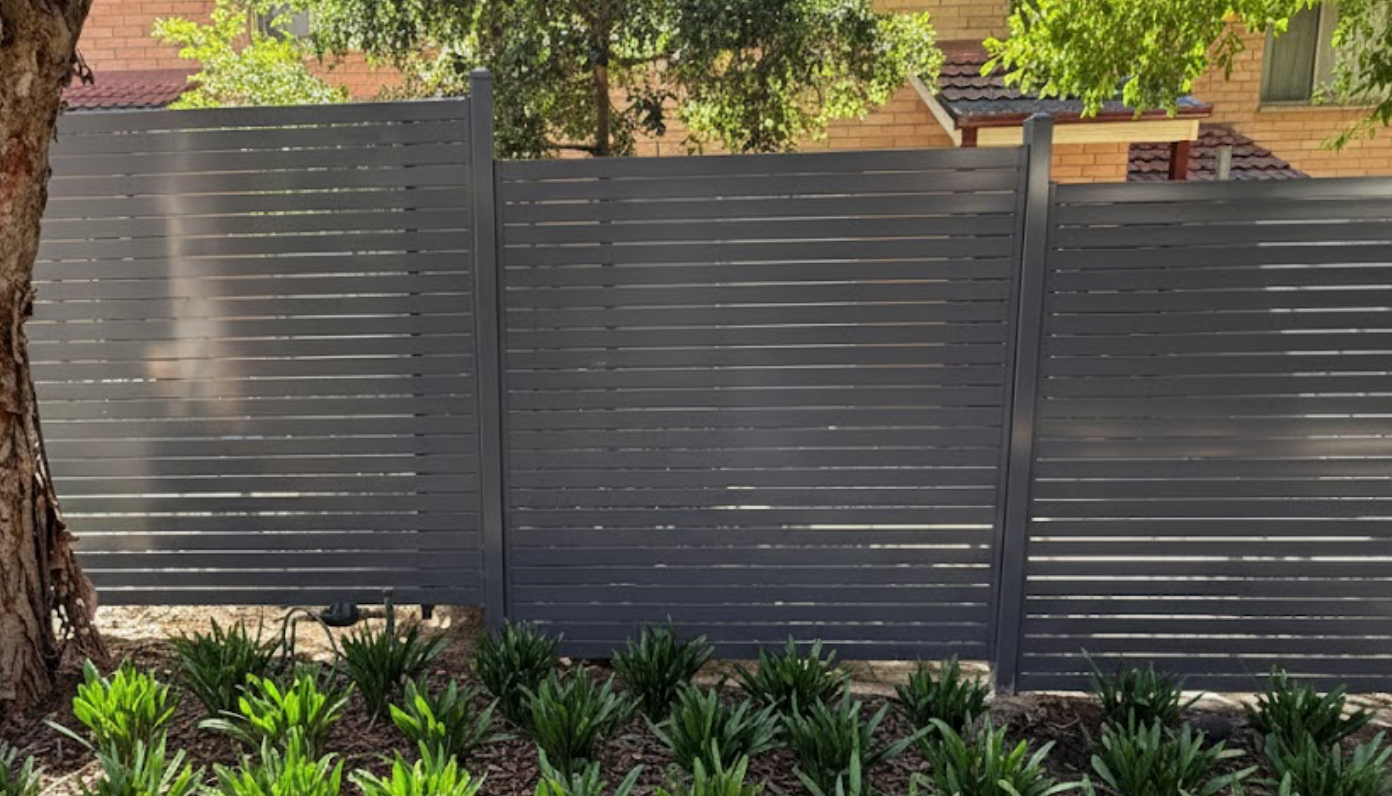 NeoLite Series: Aluminium Slat Fencing | Horizontal | Gap 5mm-10mm-15mm